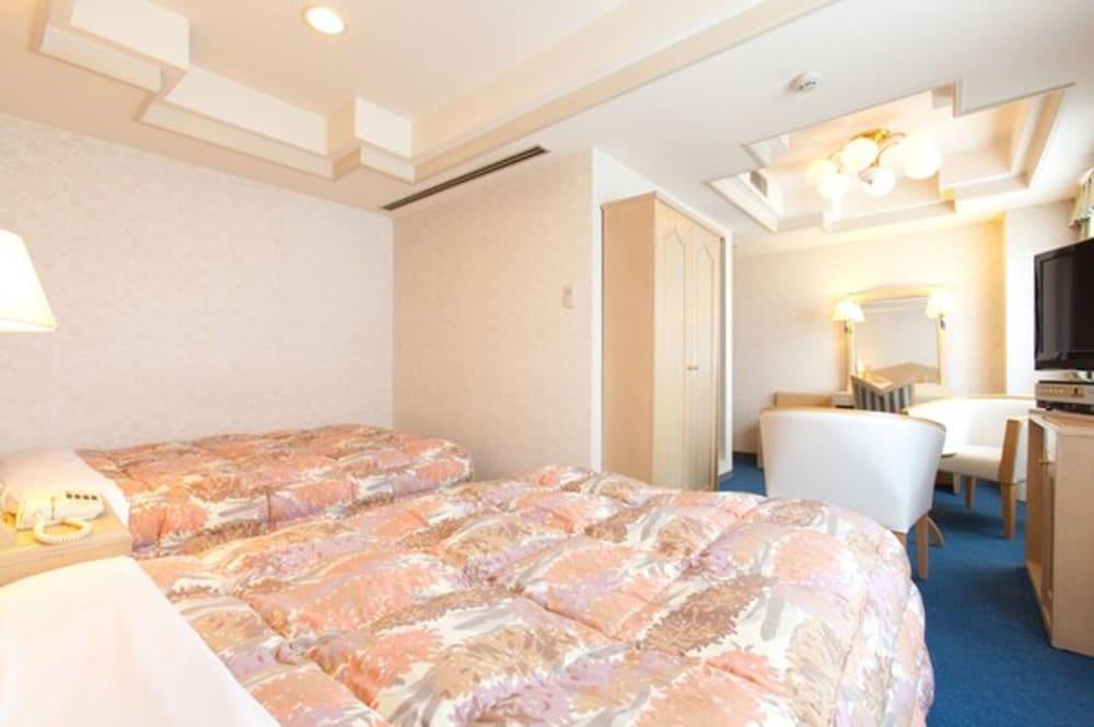 Airline Hotel Миядзаки Екстериор снимка