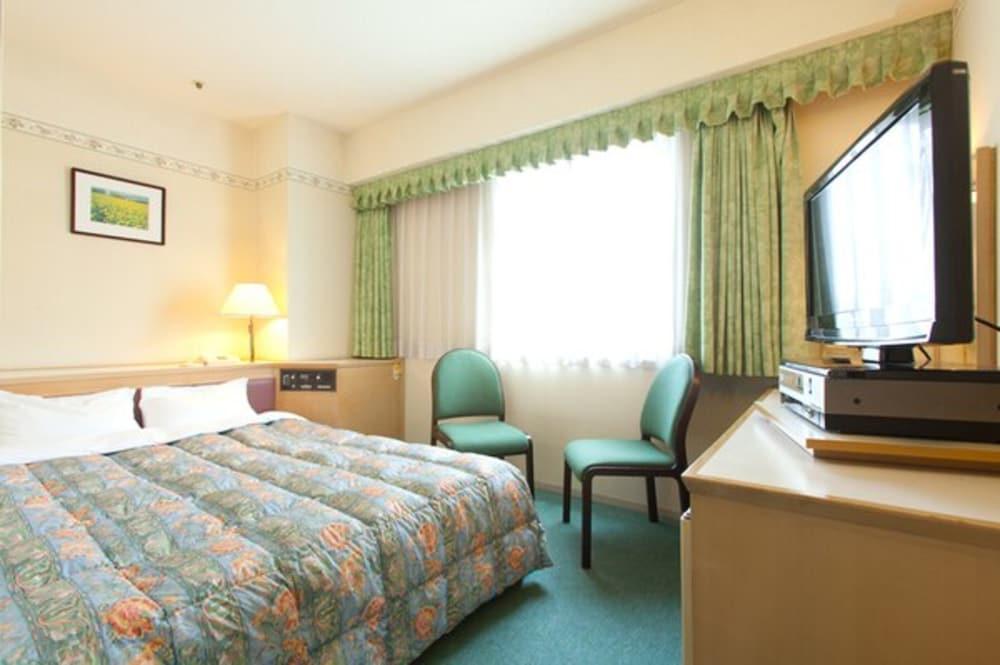 Airline Hotel Миядзаки Екстериор снимка