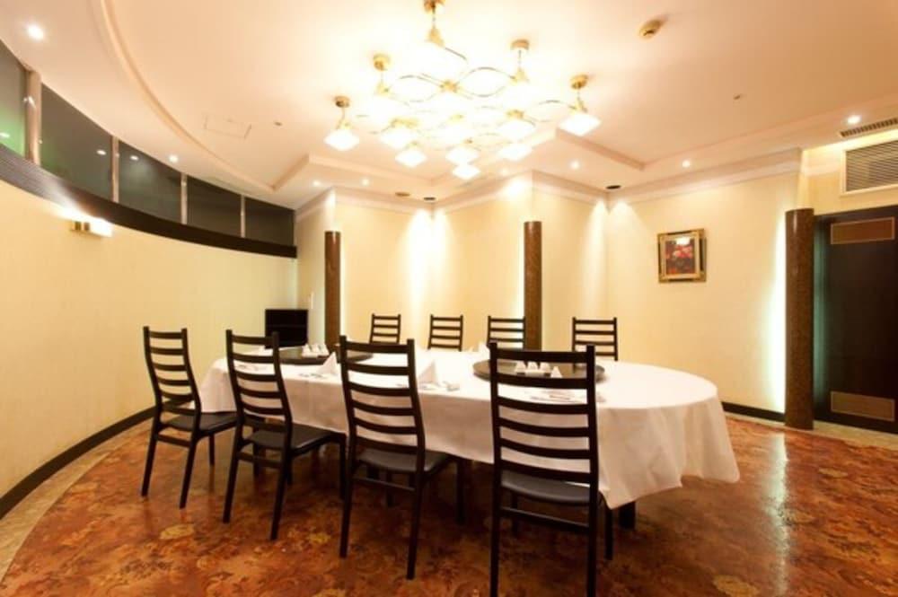Airline Hotel Миядзаки Екстериор снимка